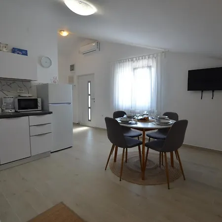 Casa Nini Apartment *